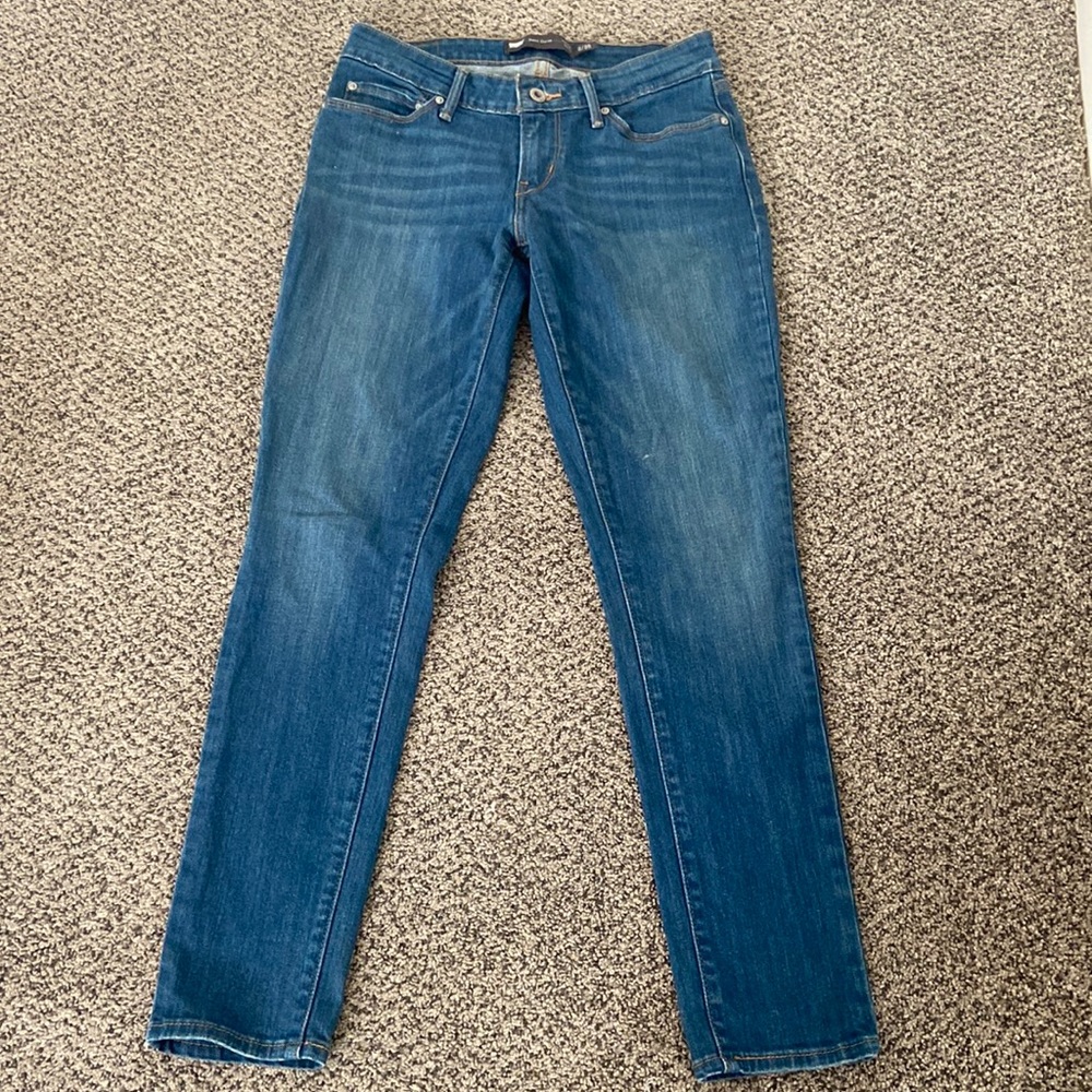 Woman’s Levi’s mix rise skinny size 2/26 excellent condition!